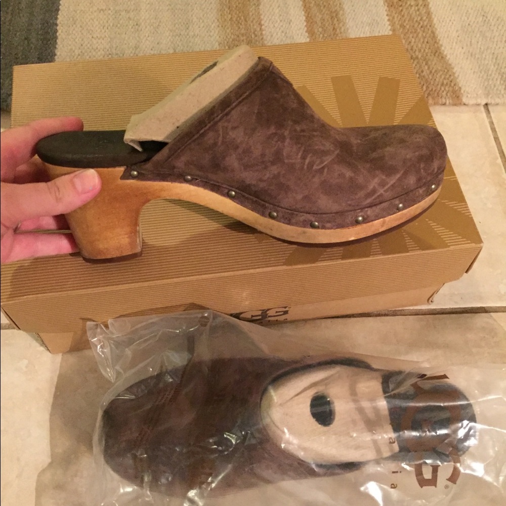Brand new wooden ugg clogs size 7